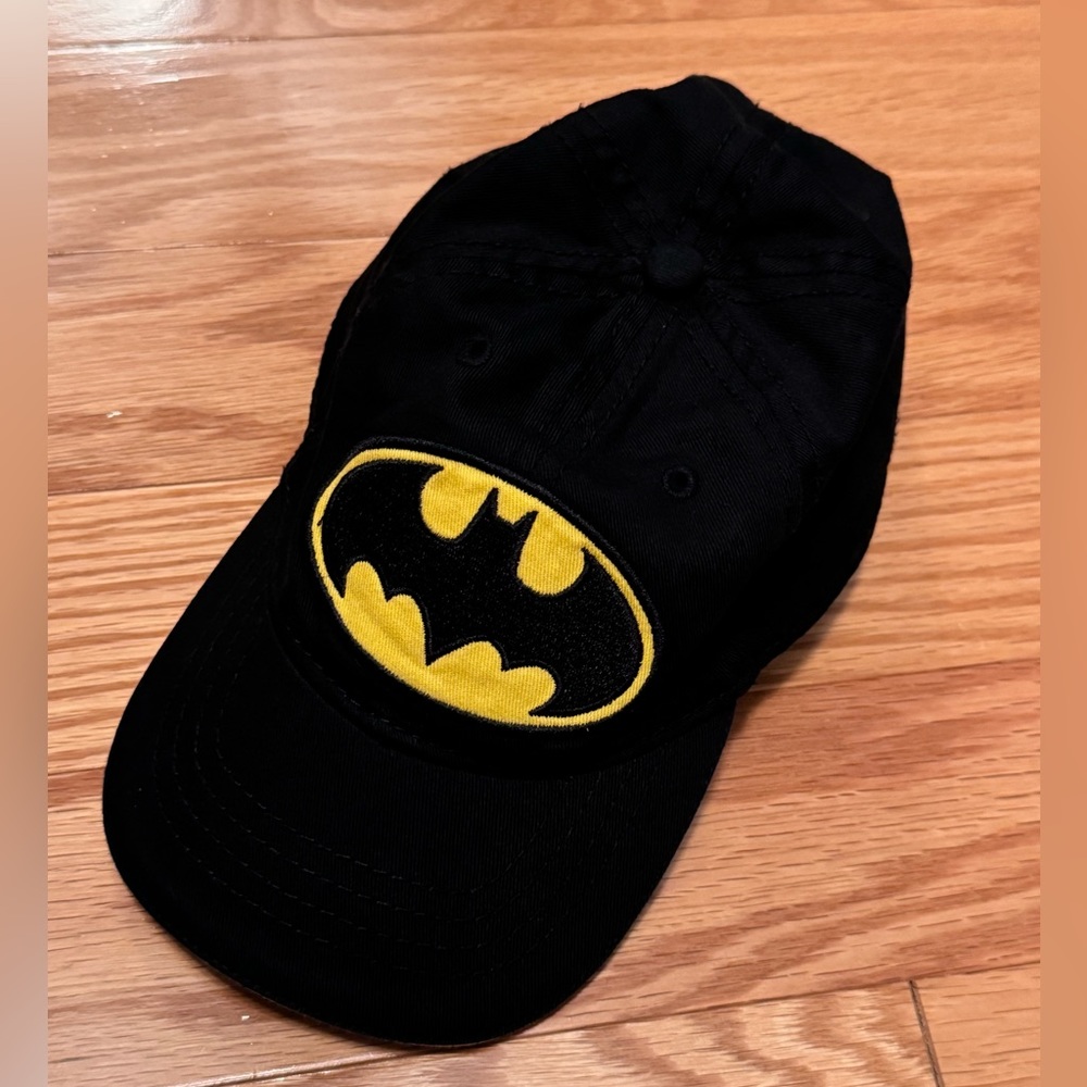 Kids’ size M Batman logo black baseball cap